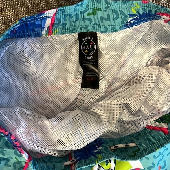 Maui and Sons Wreck It 90’s Swim Trunks - Picture 3 of 3